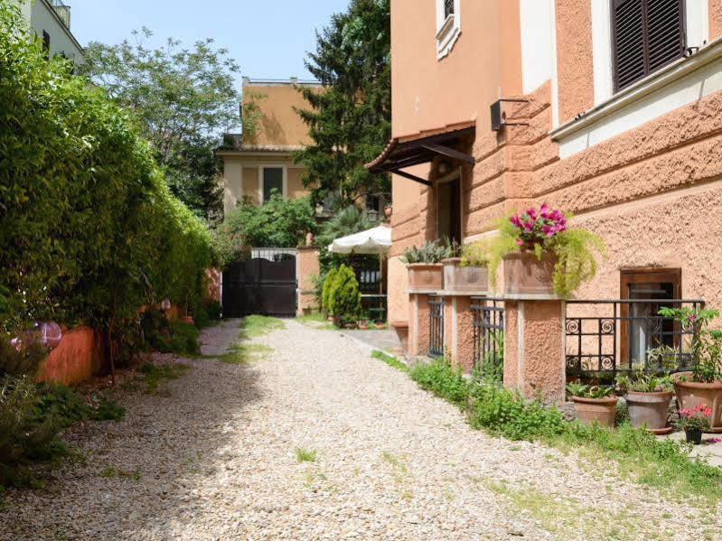 A Vinicius Et Mita Bed and Breakfast Roma Exterior foto